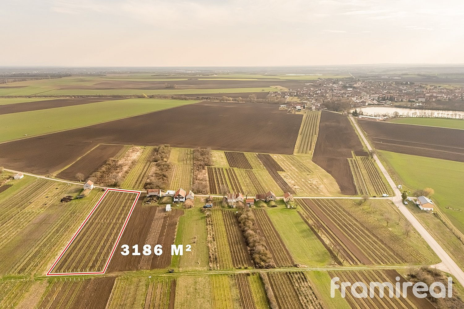 Prodej stavebního pozemku 1 593 m²