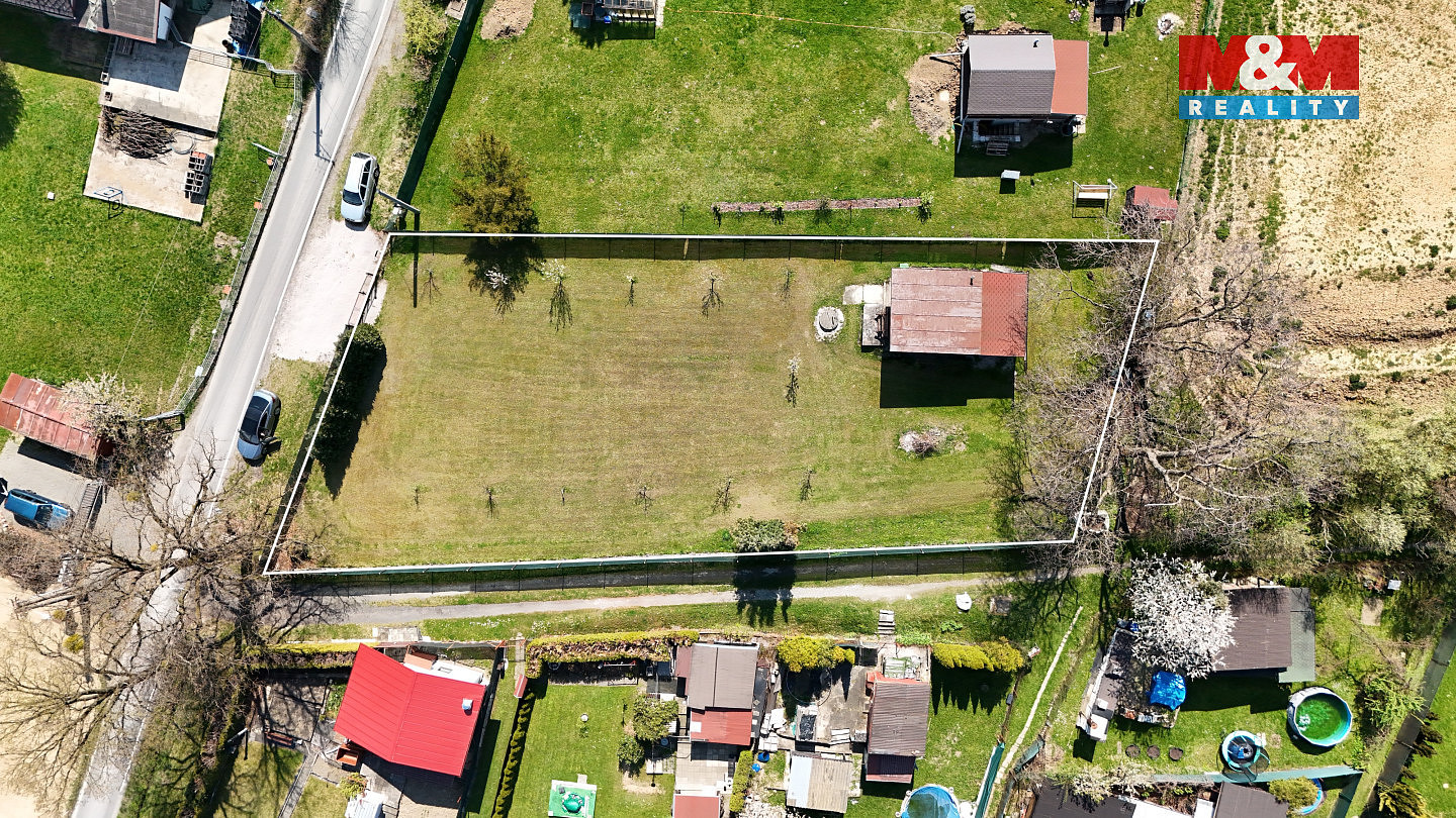 Prodej stavebního pozemku 1 085 m² – pohled 2