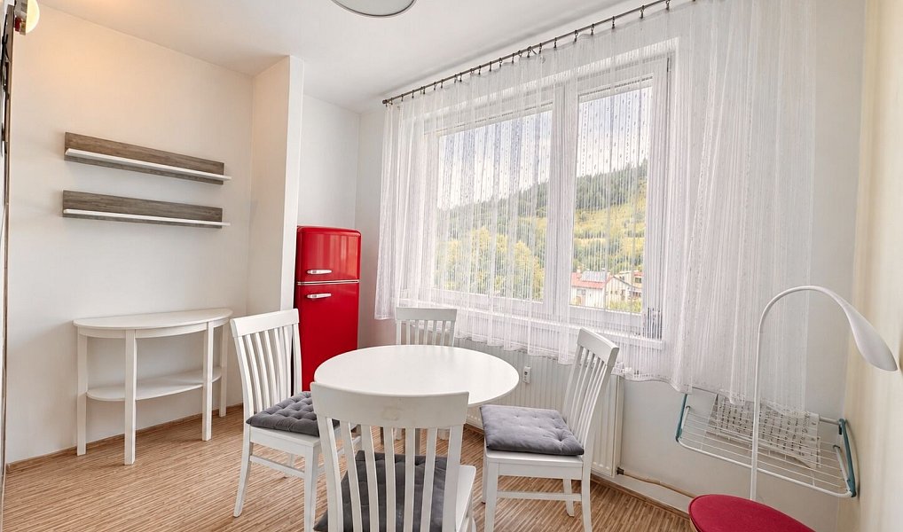 Pronájem bytu 3+1 73 m², Karolinka – náhled fotky 2