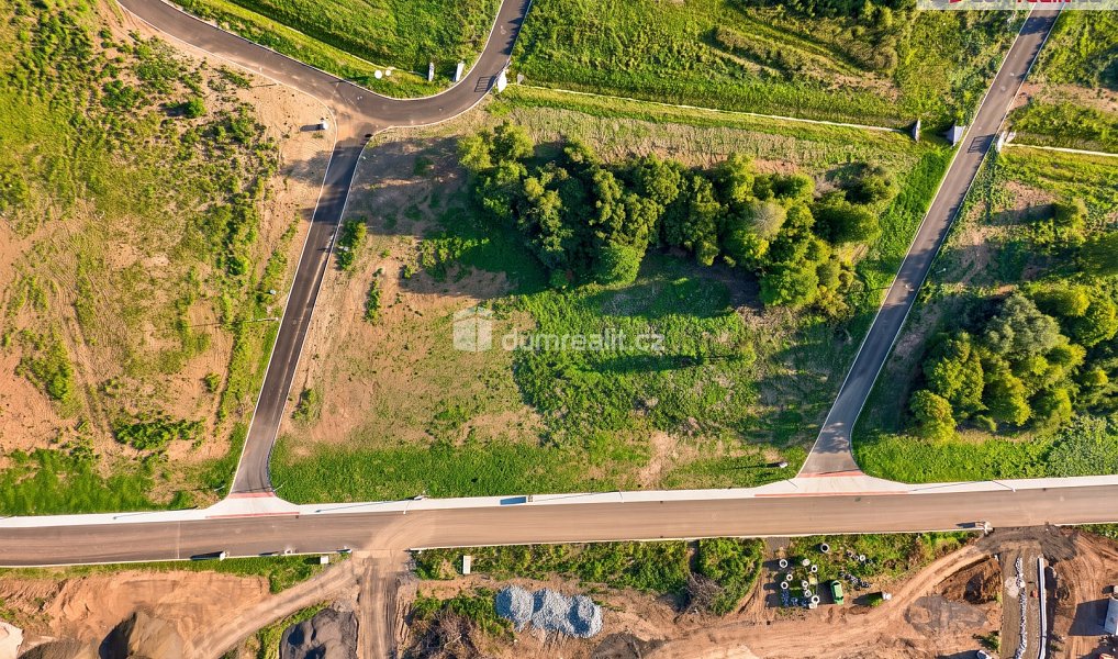 Prodej stavebního pozemku 550 m², Ostrov – náhled fotky 13