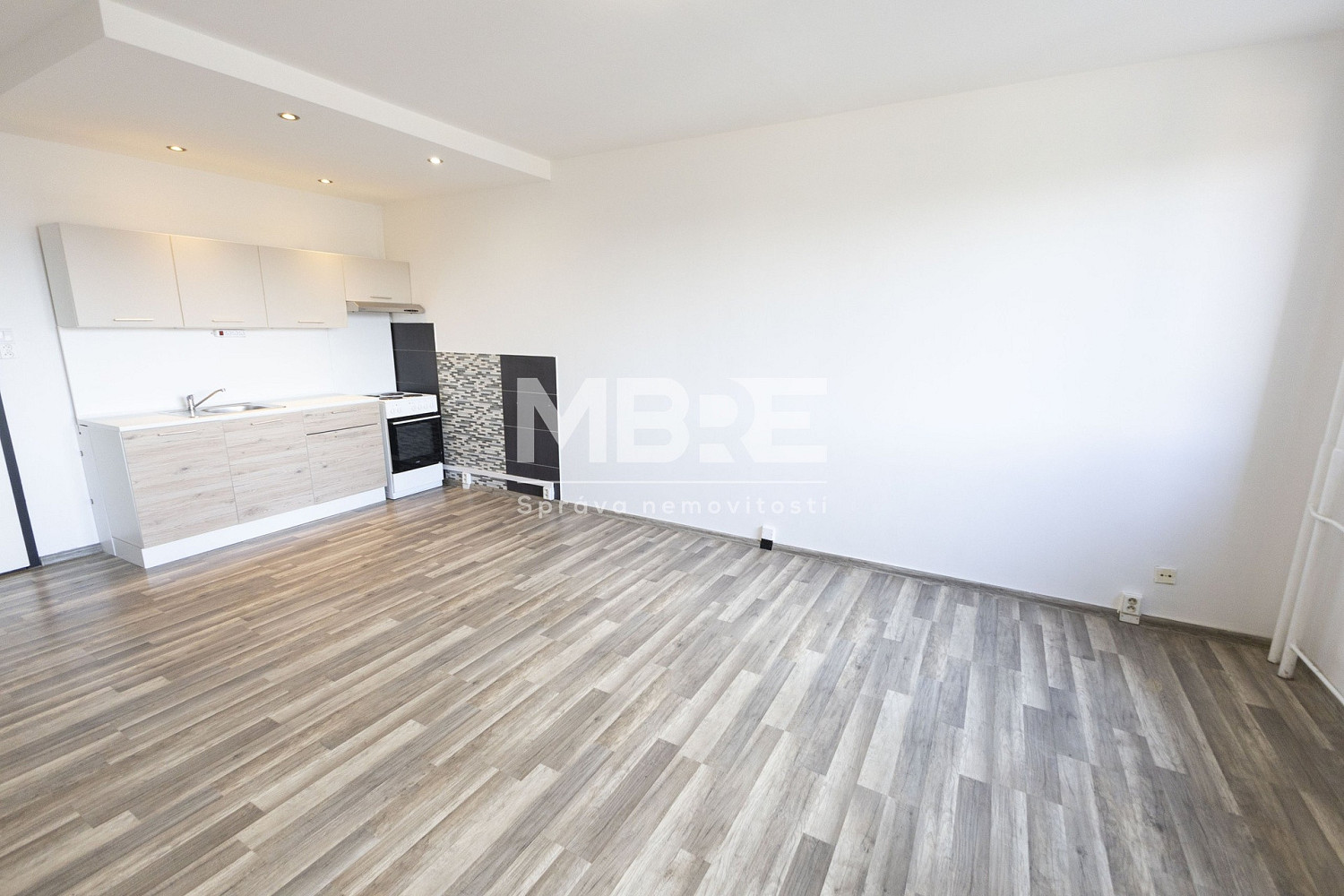Pronájem bytu 1+kk 32 m²