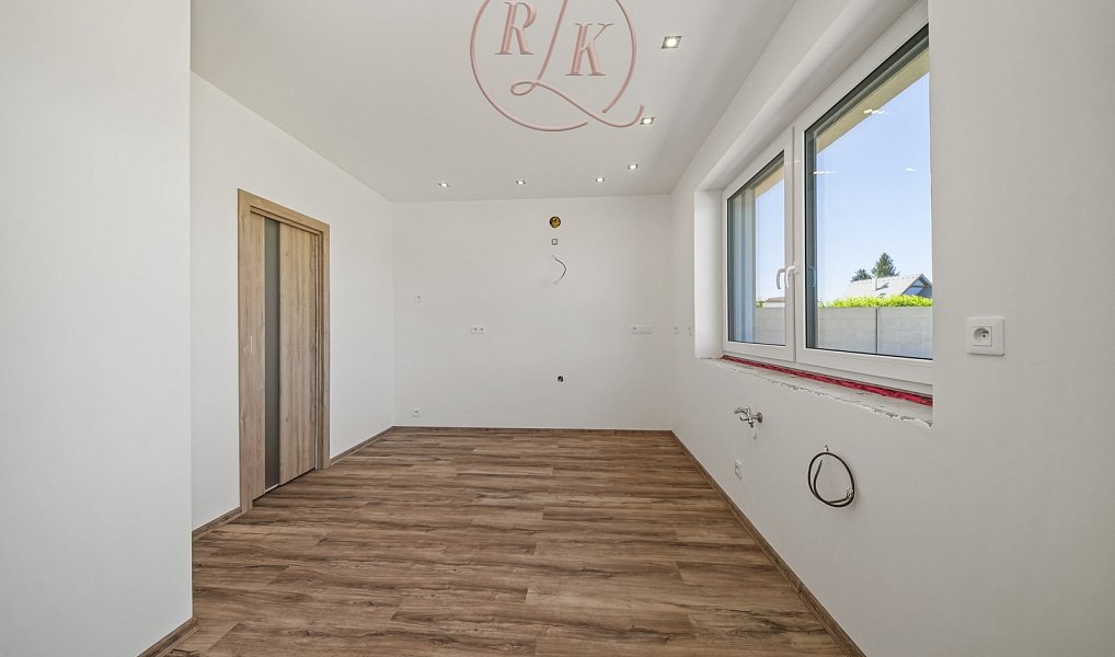 Prodej domu 170 m² s pozemkem 1 000 m², Kupařovice – náhled fotky 17