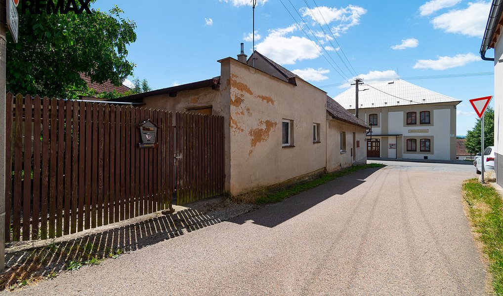 Prodej domu 186 m² s pozemkem 390 m², Břasy – náhled fotky 35