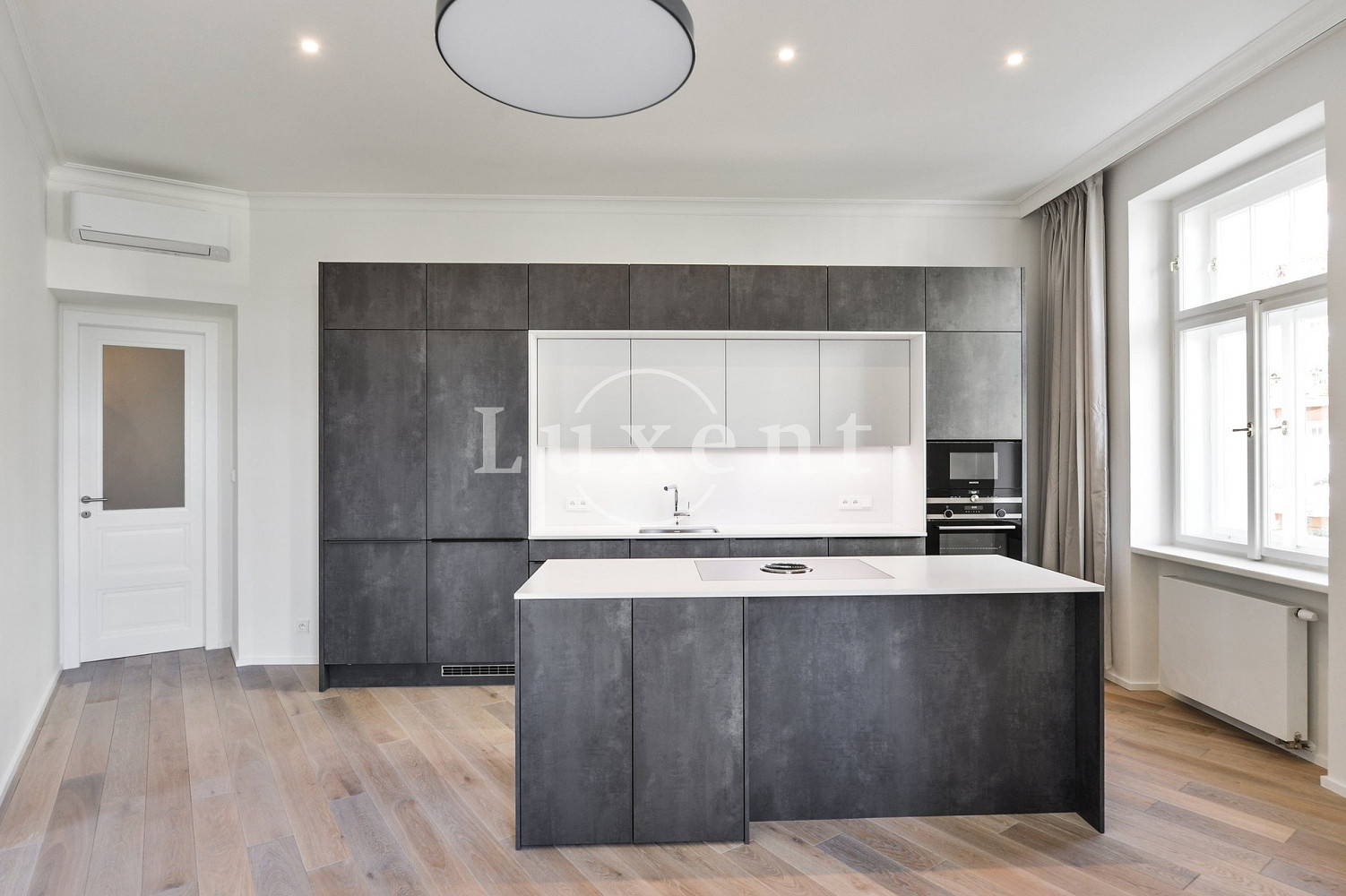 Pronájem bytu 3+kk 137 m² – fotografie 4