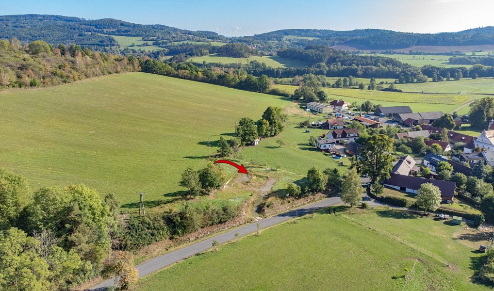 Prodej stavebního pozemku 1 179 m², Mokrosuky – náhled fotky 2