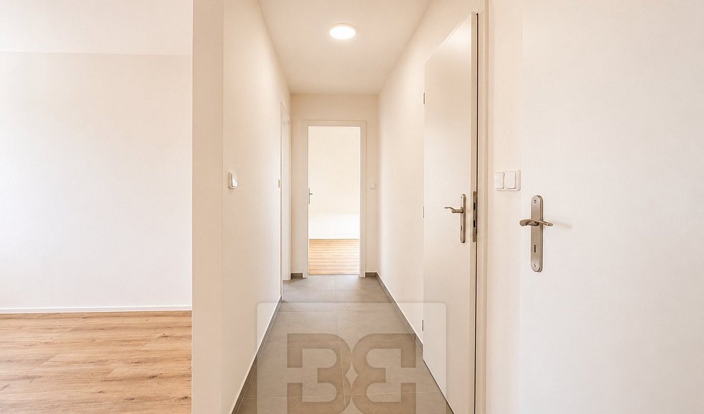 Pronájem bytu 2+1 72 m², Střelice – náhled fotky 9