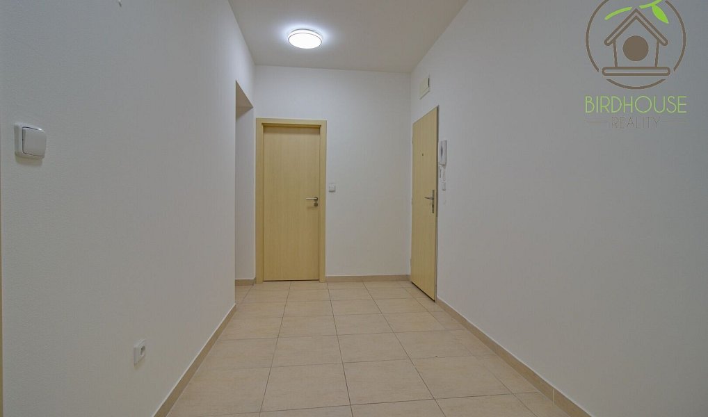 Pronájem bytu 2+kk 69 m², Jesenice – náhled fotky 12