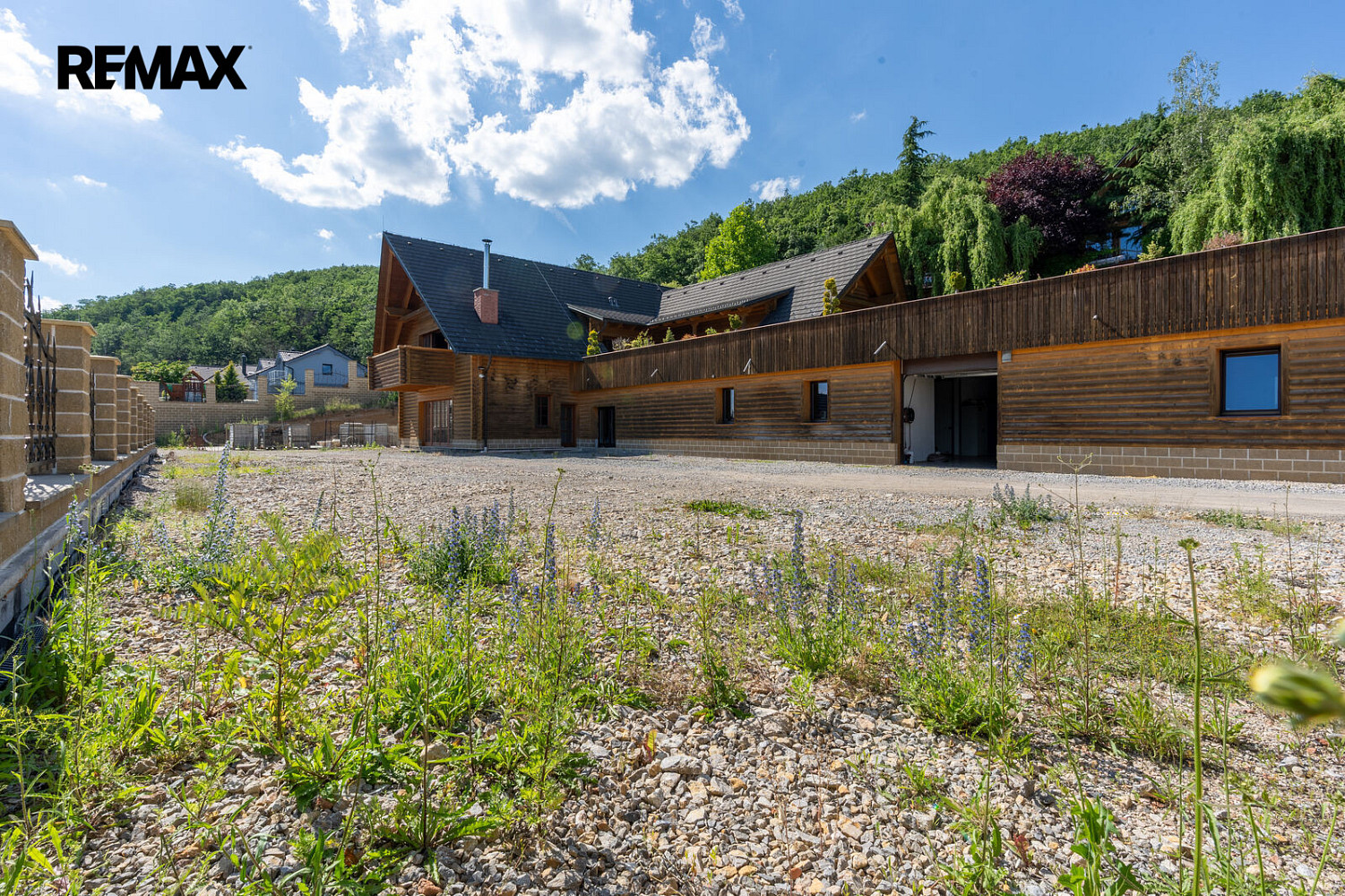 Prodej domu 708 m² s pozemkem 1 910 m²