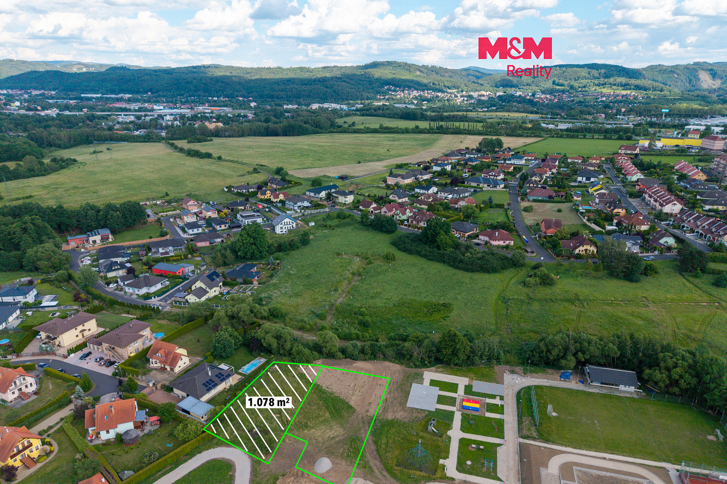 Prodej stavebního pozemku 1 078 m²