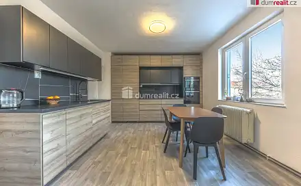 Prodej domu 209 m² s pozemkem 596 m², Spojenců, Praha 9 - Horní Počernice