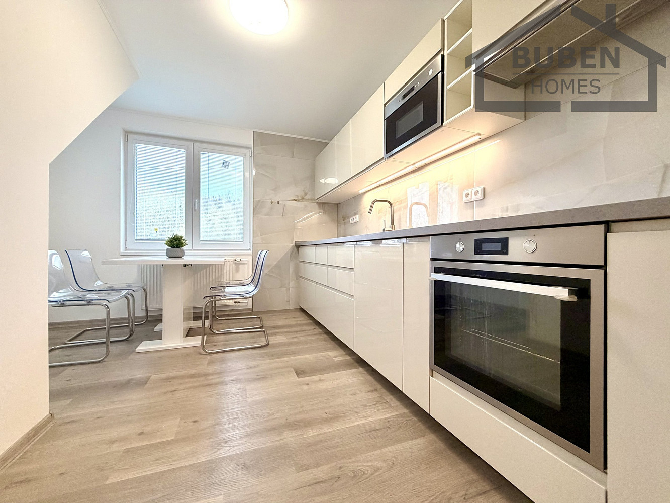Prodej domu 300 m² s pozemkem 1 128 m² – fotografie 4