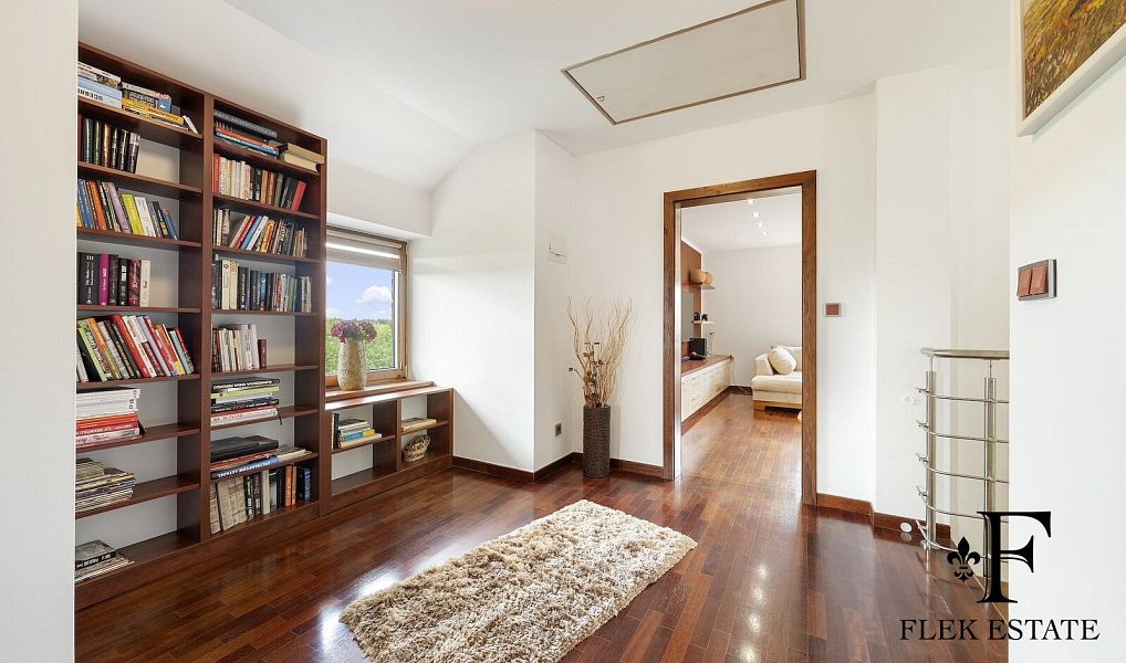Prodej domu 371 m² s pozemkem 2 392 m², Medlov – náhled fotky 23