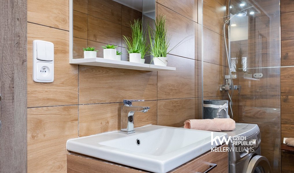 Prodej domu 176 m² s pozemkem 469 m², Dubí – náhled fotky 18