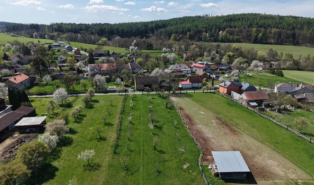 Prodej stavebního pozemku 3 974 m², Bouzov – náhled fotky 3