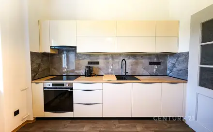 Pronájem bytu 2+1 64 m², Hálkova, Znojmo