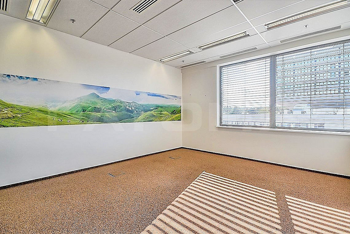 Pronájem kanceláře 956 m² – fotografie 3