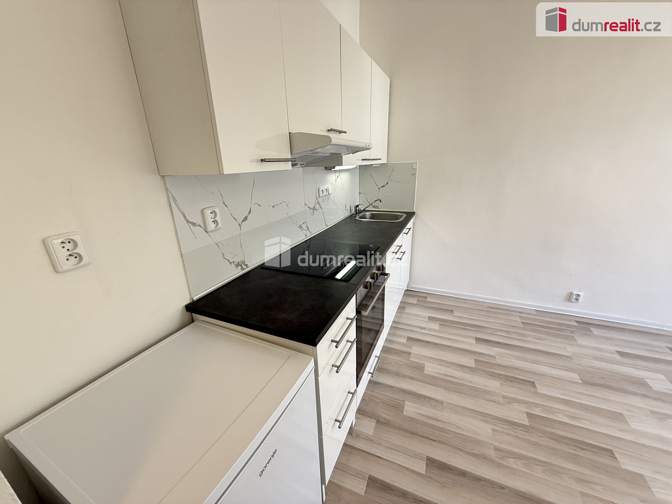 Pronájem bytu 1+kk 22 m² – fotografie 3