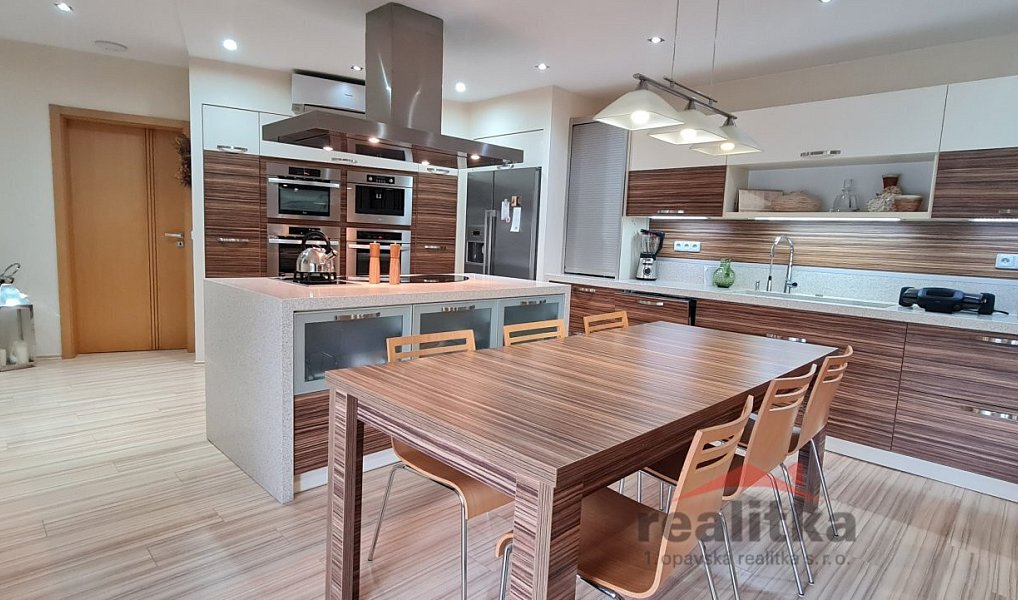 Prodej domu 334 m² s pozemkem 533 m², Opava – náhled fotky 10