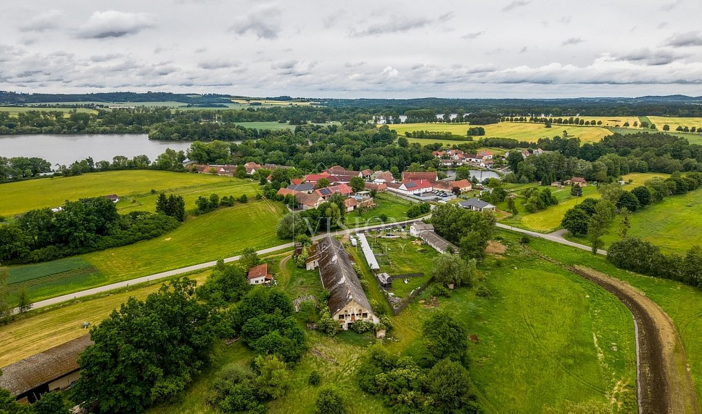 Prodej výrobních prostor 800 m², Radomyšl – náhled fotky 9