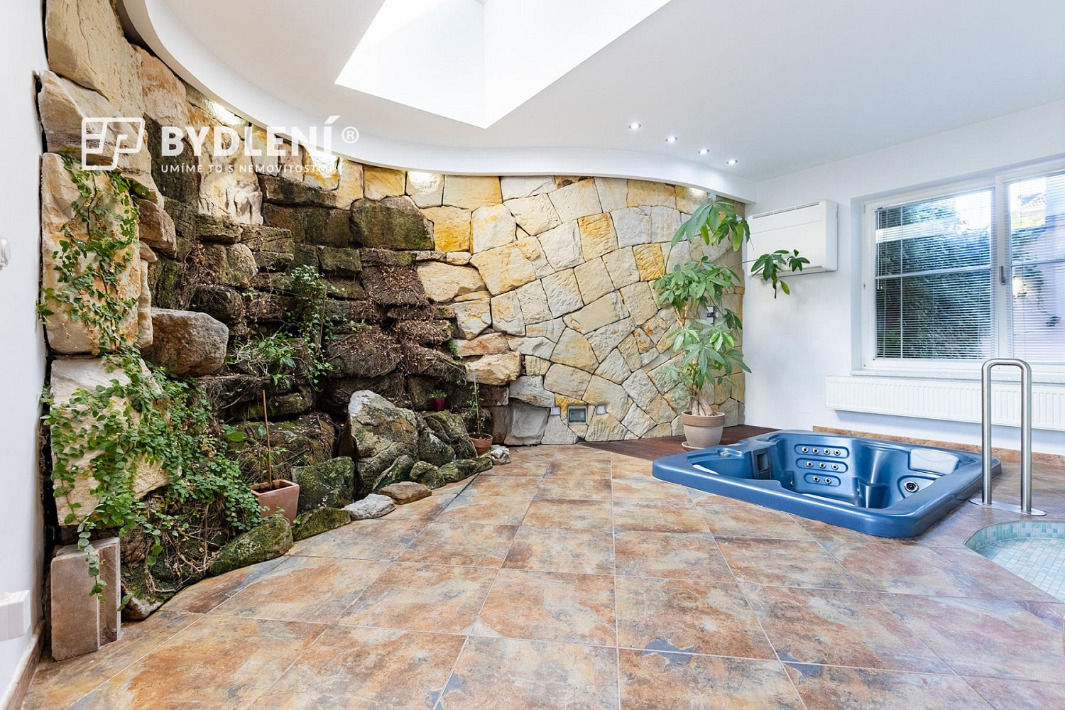 Prodej domu 382 m² s pozemkem 747 m² – fotografie 4
