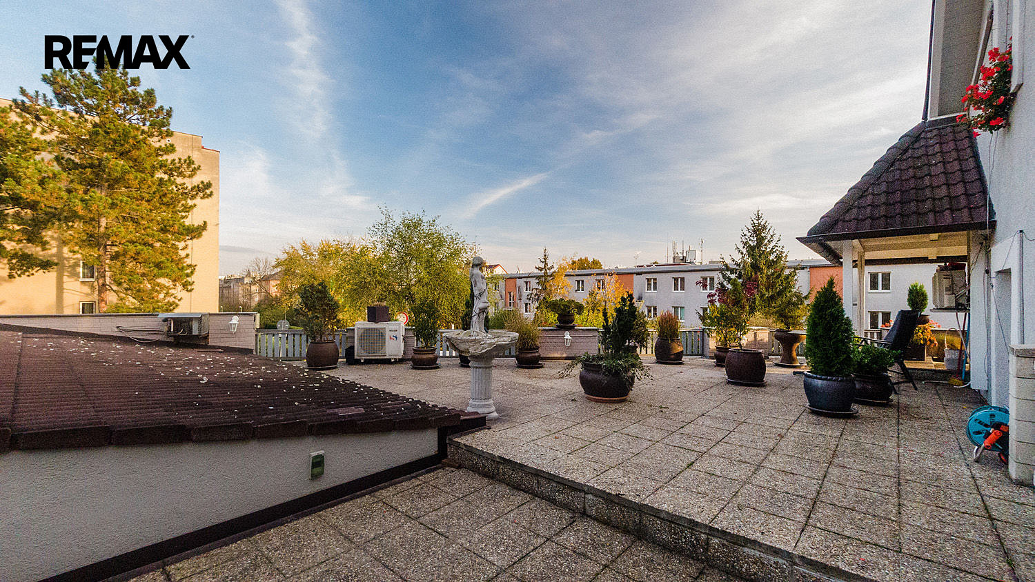 Prodej obchodních prostor 109 m² – fotografie 2