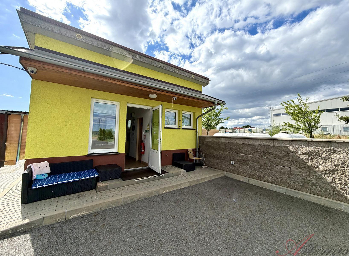 Prodej komerčního objektu (jiného typu) 994 m² — photo 2