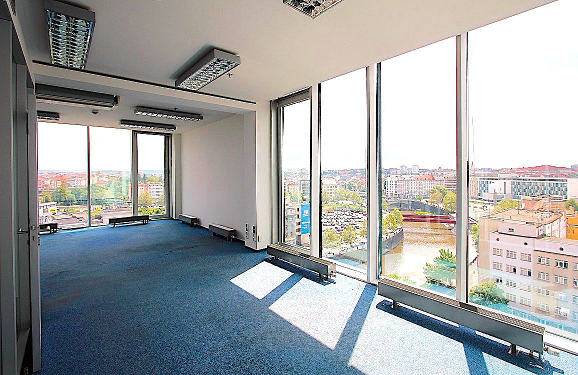 Pronájem obchodních prostor 212 m²