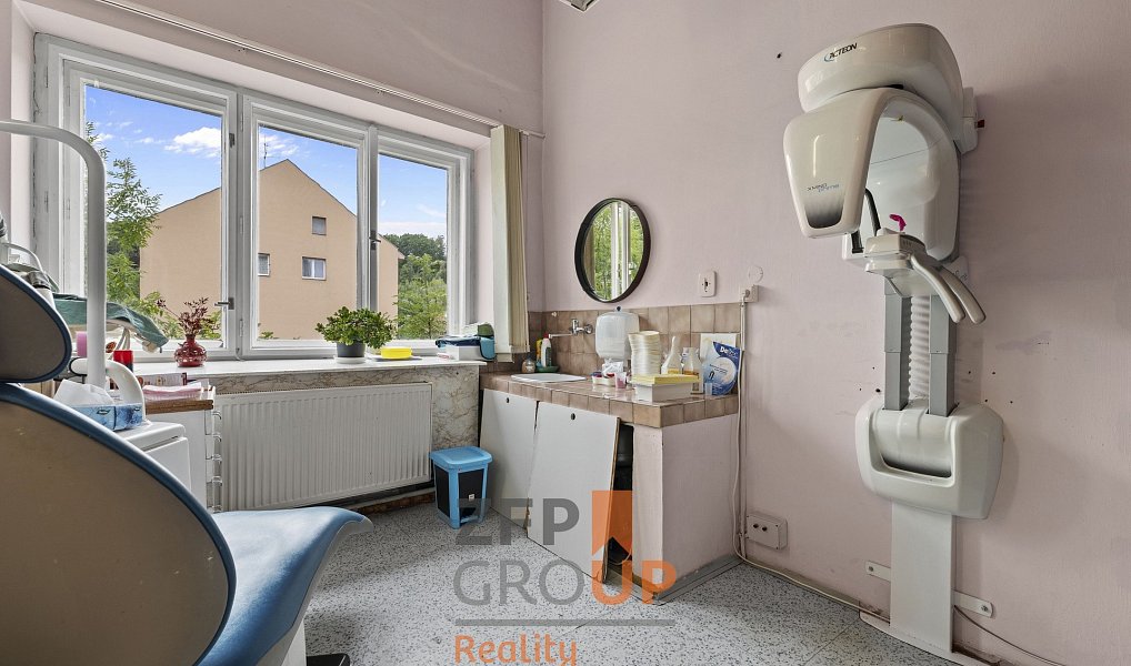 Prodej domu 1 200 m² s pozemkem 381 m², Náchod – náhled fotky 26