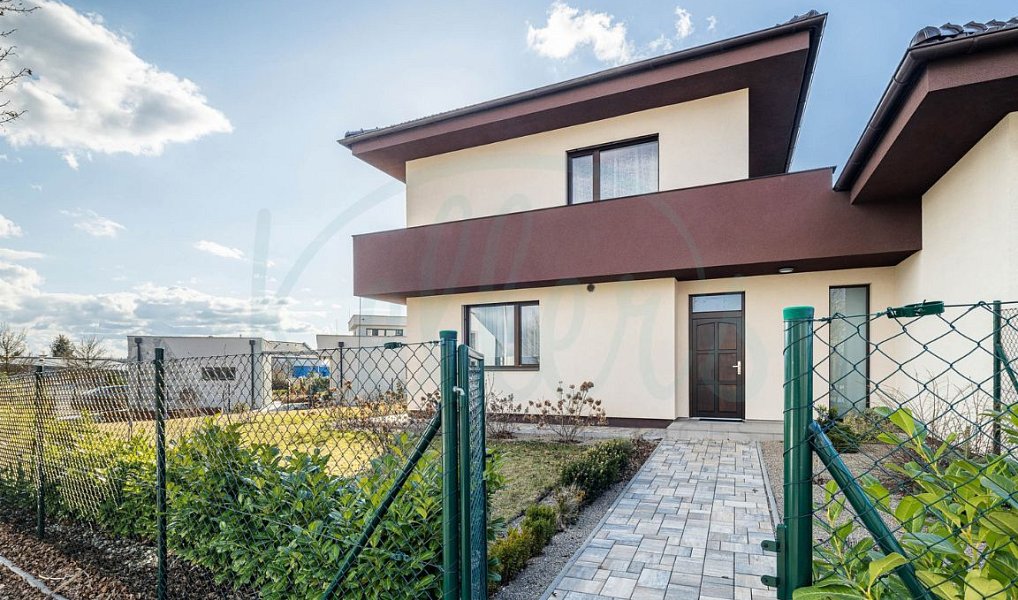 Pronájem domu 244 m² s pozemkem 972 m², Vysoký Újezd – náhled fotky 34