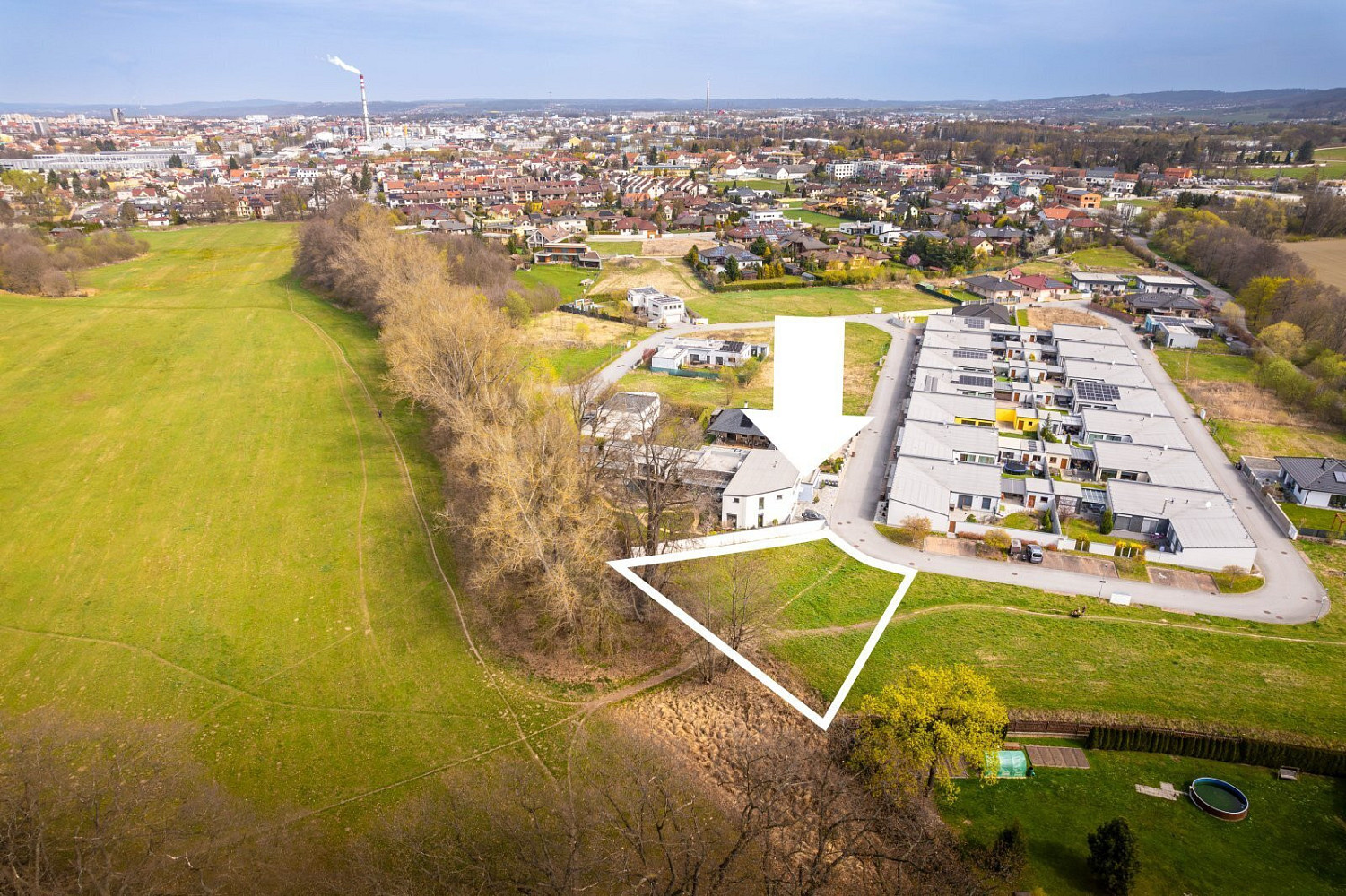 Prodej stavebního pozemku 863 m² – fotografie 2