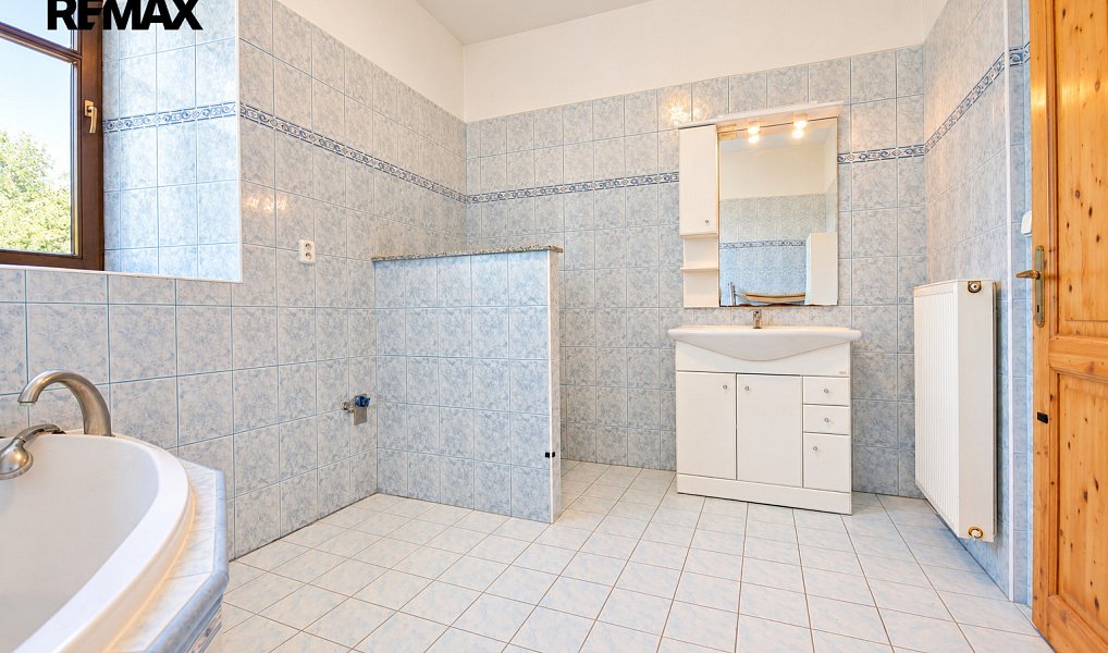Prodej domu 200 m² s pozemkem 910 m², Kájov – náhled fotky 44