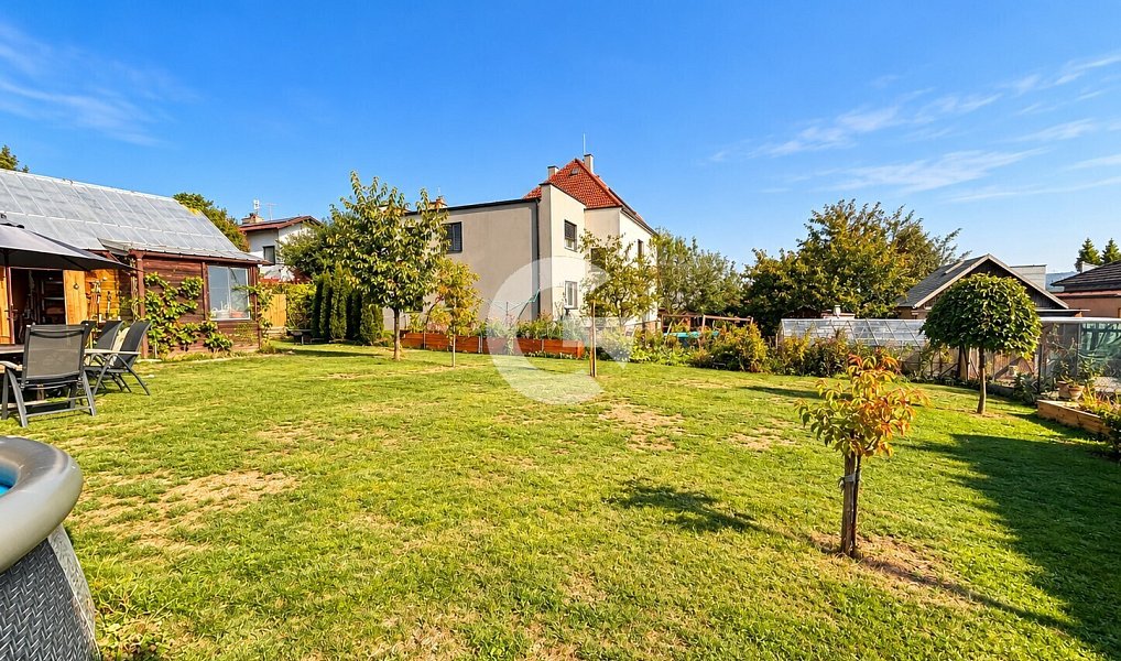 Prodej domu 220 m² s pozemkem 766 m², Zlín – náhled fotky 8