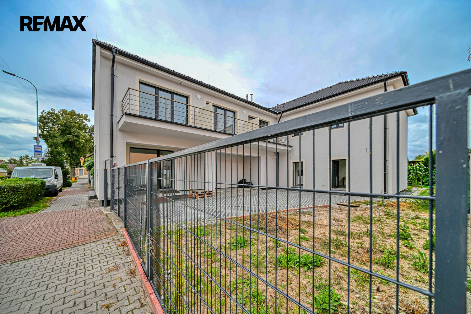 Pronájem bytu 1+kk 22 m² – fotografie 3