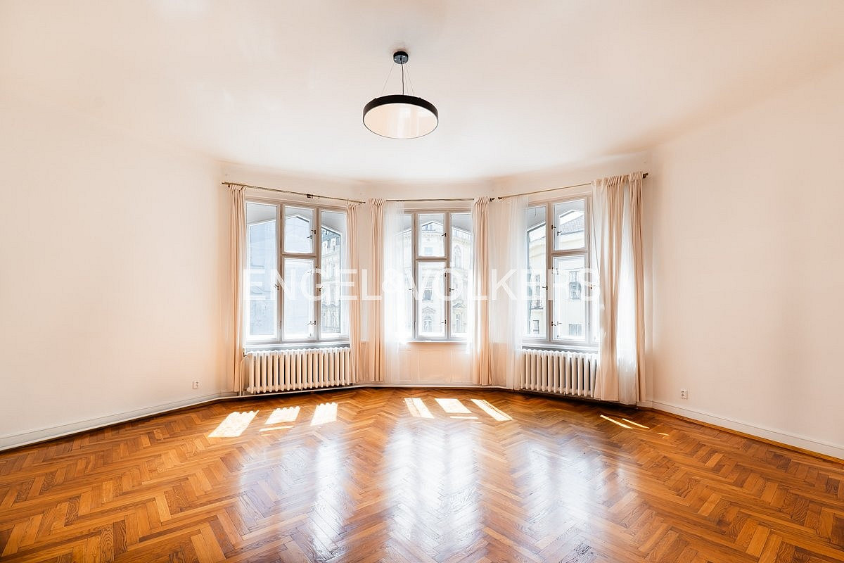 Pronájem kanceláře 92 m²