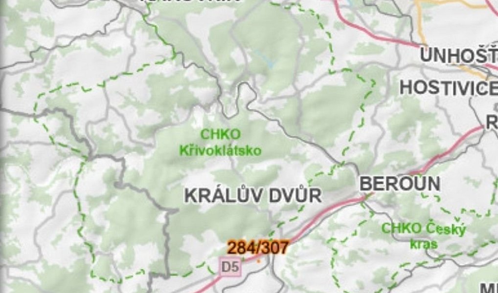 Prodej stavebního pozemku 1 880 m², Bavoryně – náhled fotky 3