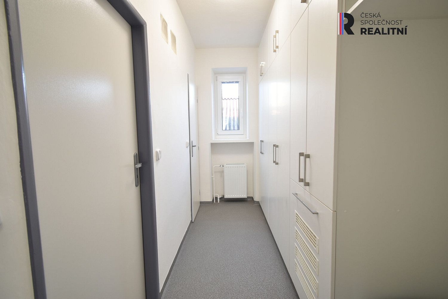 Pronájem bytu 2+1 79 m² – fotografie 3