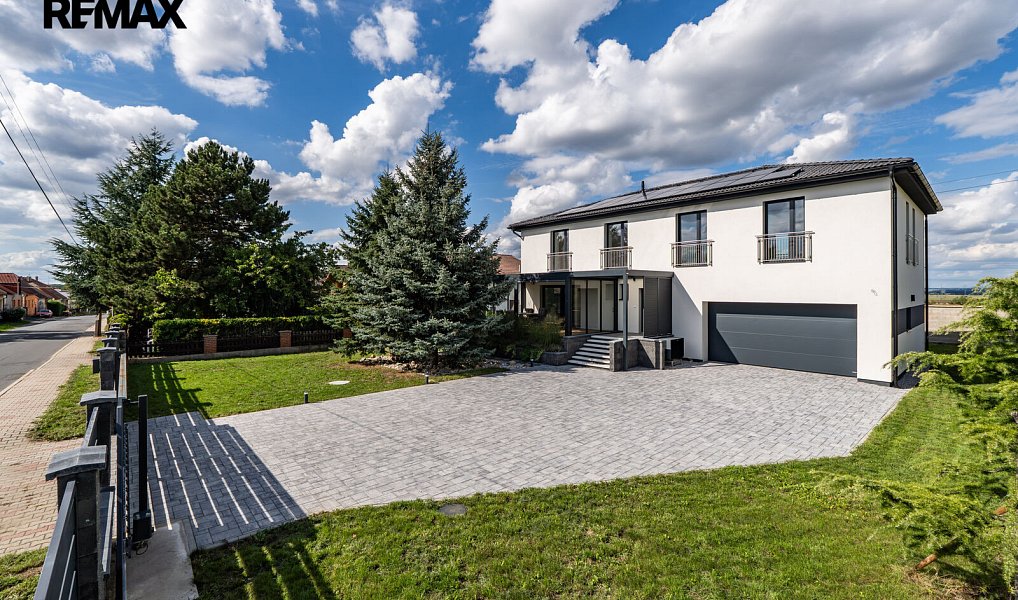 Prodej domu 329 m² s pozemkem 1 034 m², Sluhy – náhled fotky 2