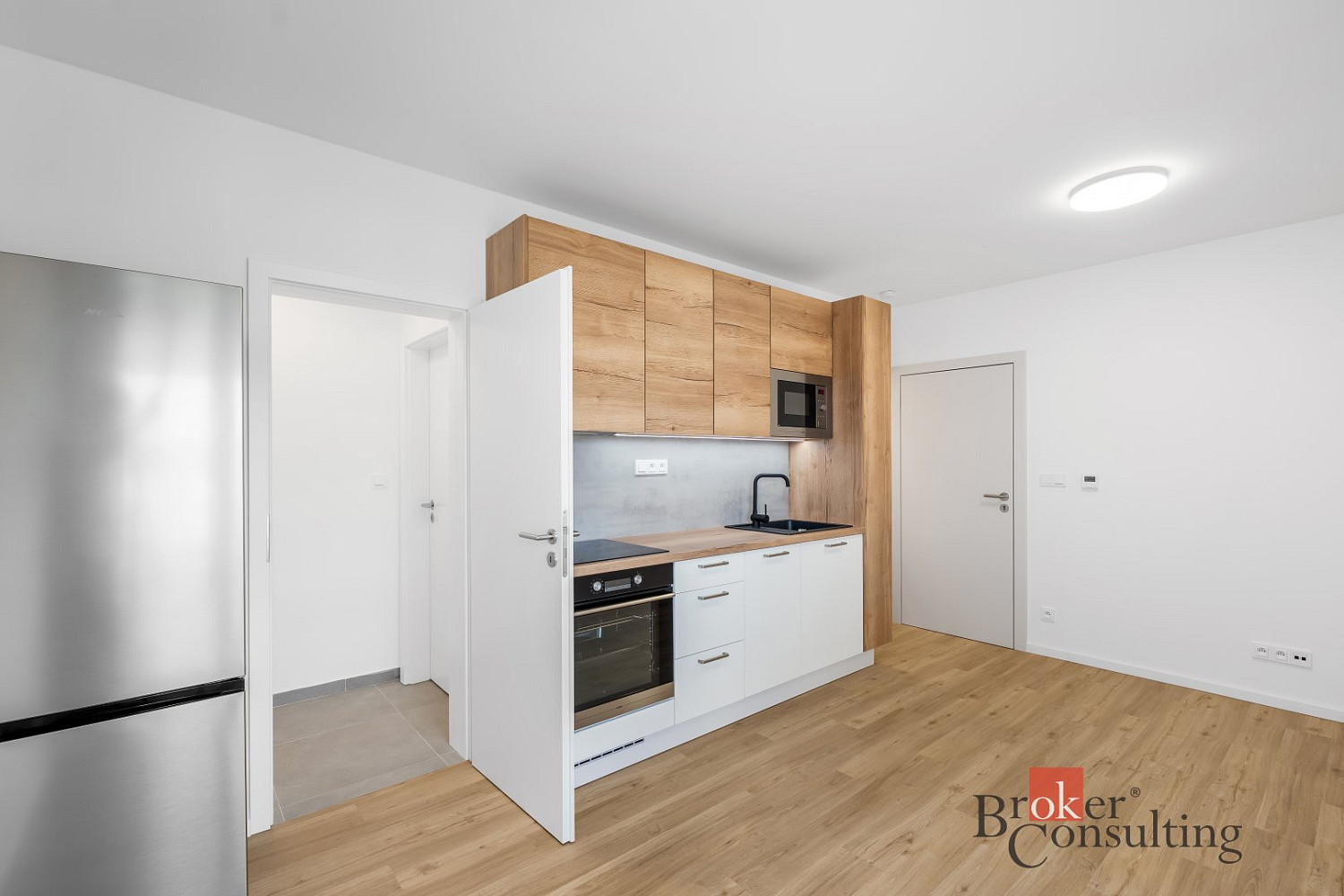 Pronájem bytu 2+kk 35 m² – fotografie 2