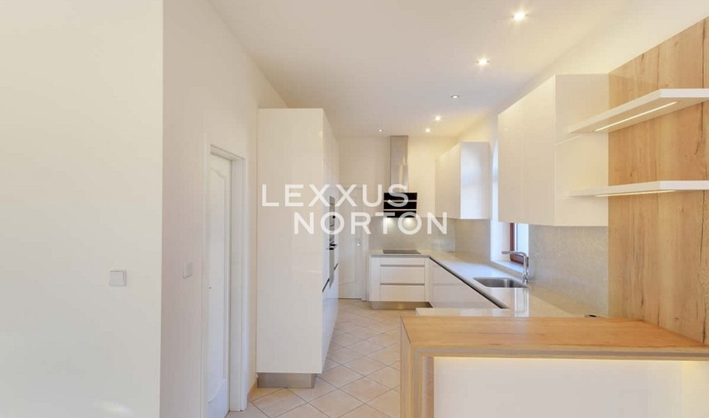Pronájem domu 270 m² s pozemkem 429 m², Praha – náhled fotky 4