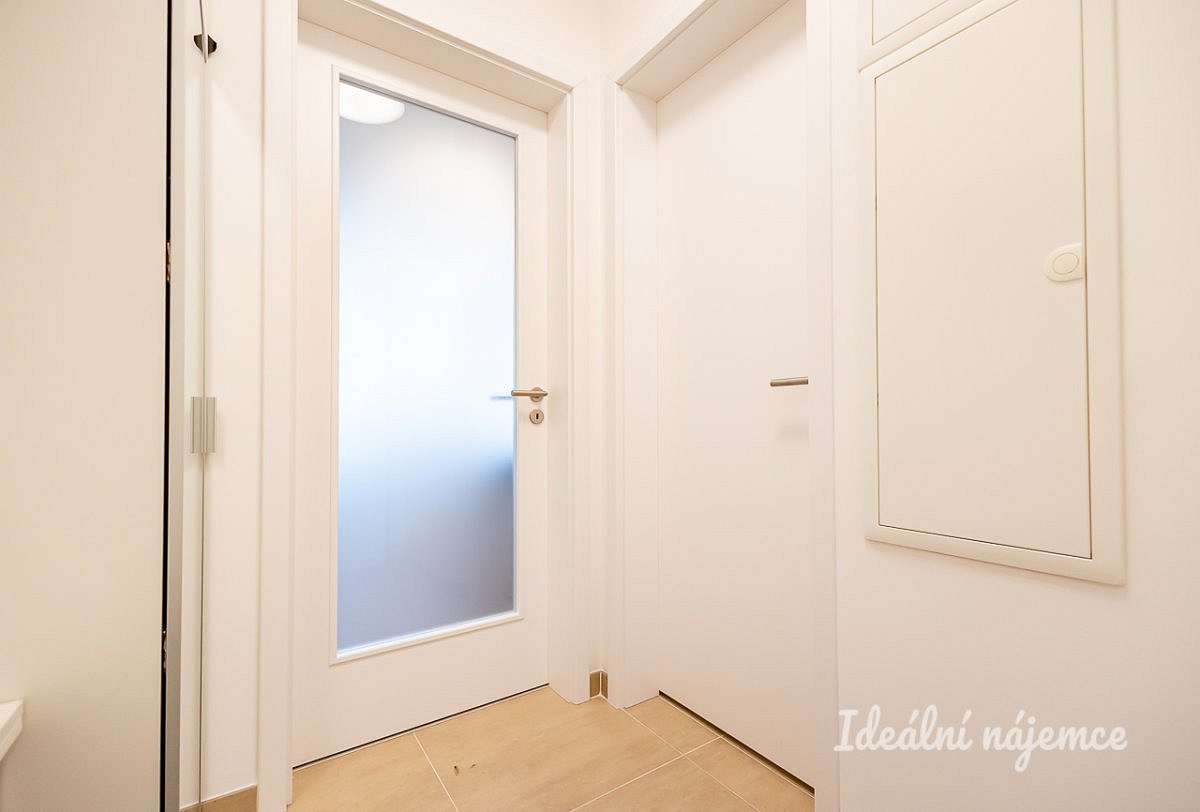 Pronájem bytu 1+kk 32 m² - Mehr