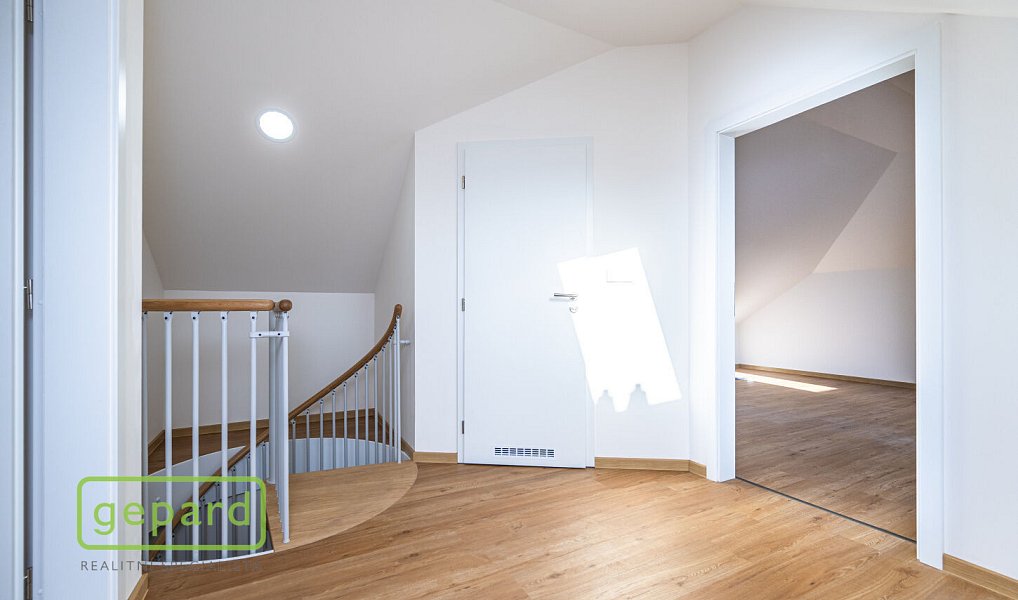 Prodej bytu 6+kk 159 m², Praha – náhled fotky 27