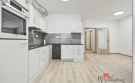 Pronájem bytu 2+kk 51 m², U Sportovní školy, Pardubice - Ohrazenice