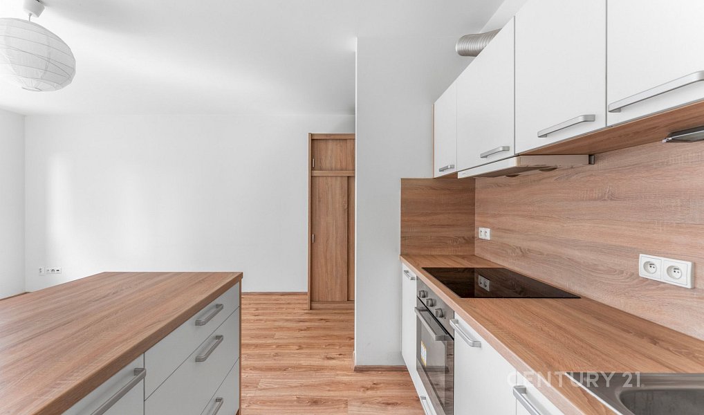 Prodej bytu 1+kk 34 m², Praha – náhled fotky 2