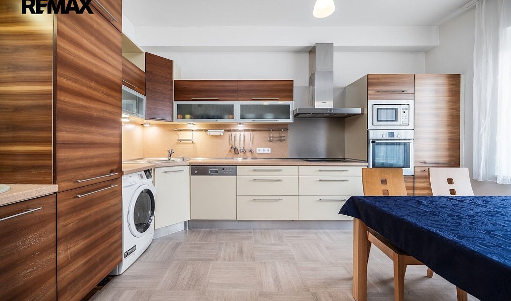 Prodej domu 216 m² s pozemkem 580 m², Praha – náhled fotky 2