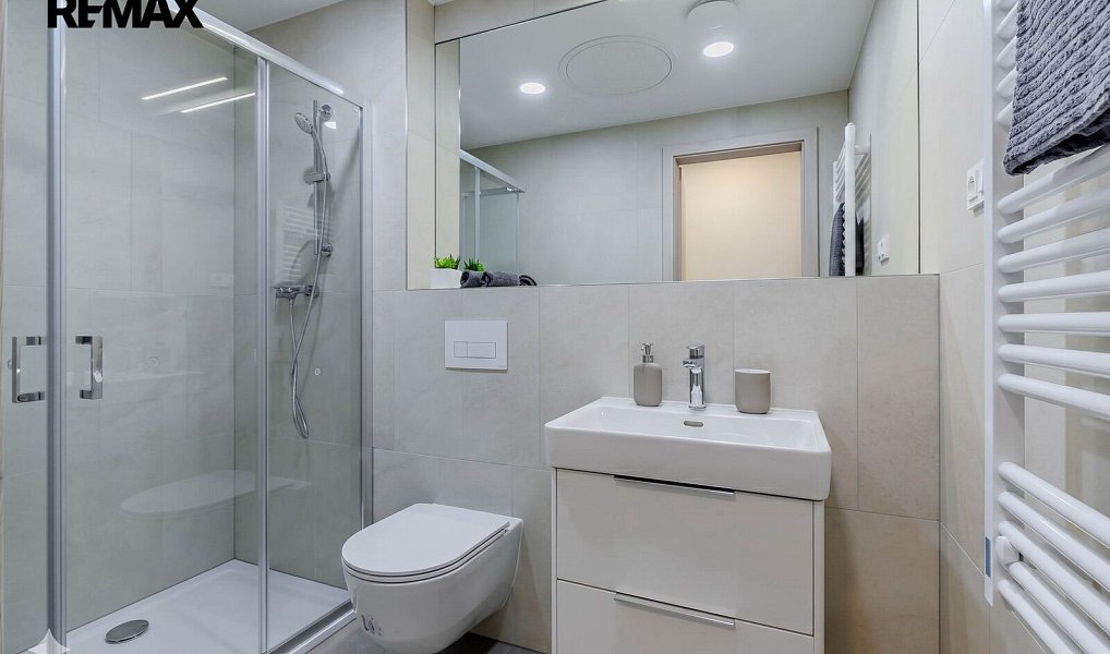 Pronájem bytu 1+kk 30 m², Praha – náhled fotky 7