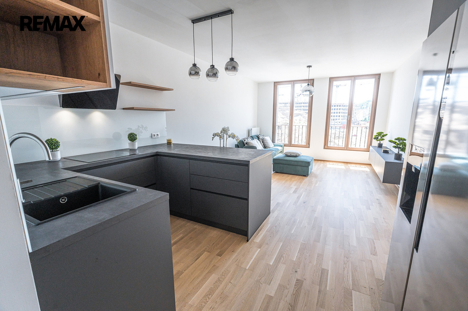 Pronájem bytu 3+kk 77 m² — photo 4