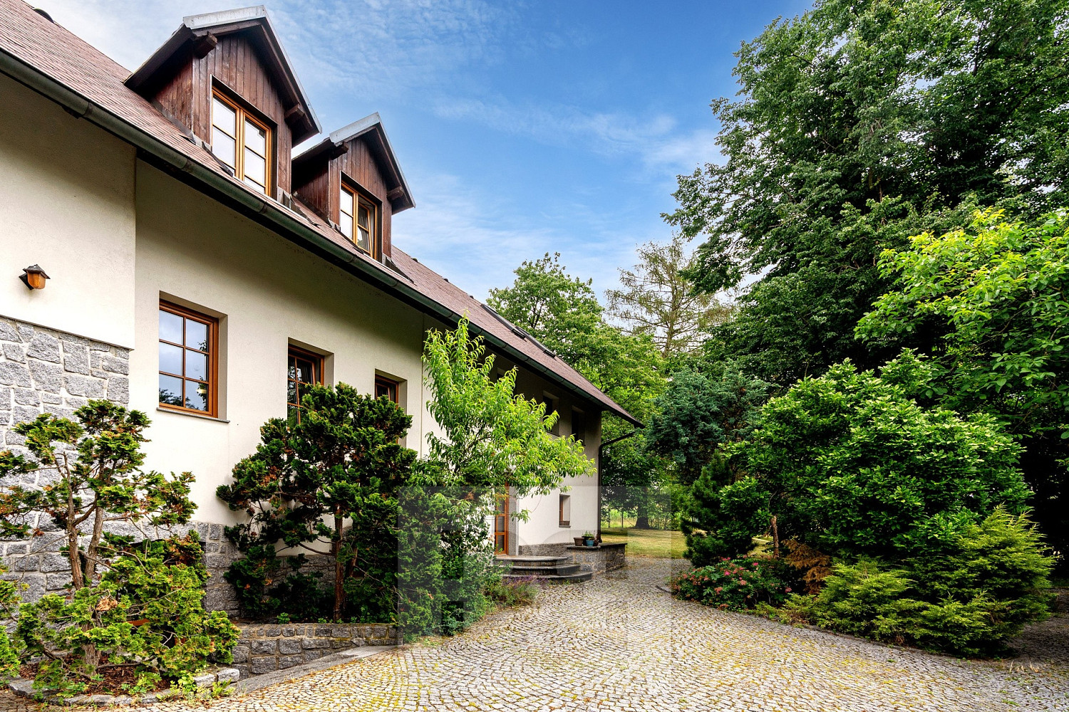 Prodej domu 432 m² s pozemkem 5 730 m²