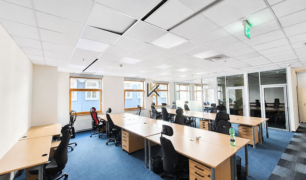 Pronájem kanceláře 140 m², Praha – náhled fotky 8