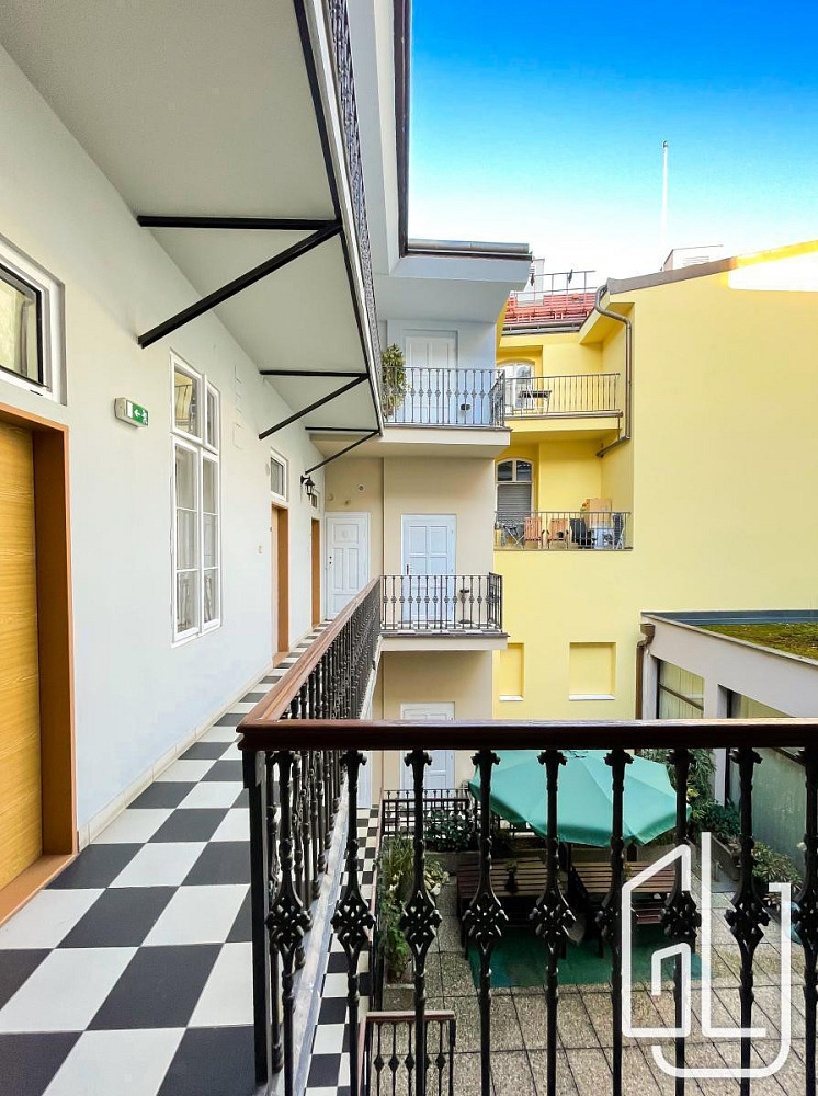 Pronájem bytu 2+kk 35 m² – fotografie 3
