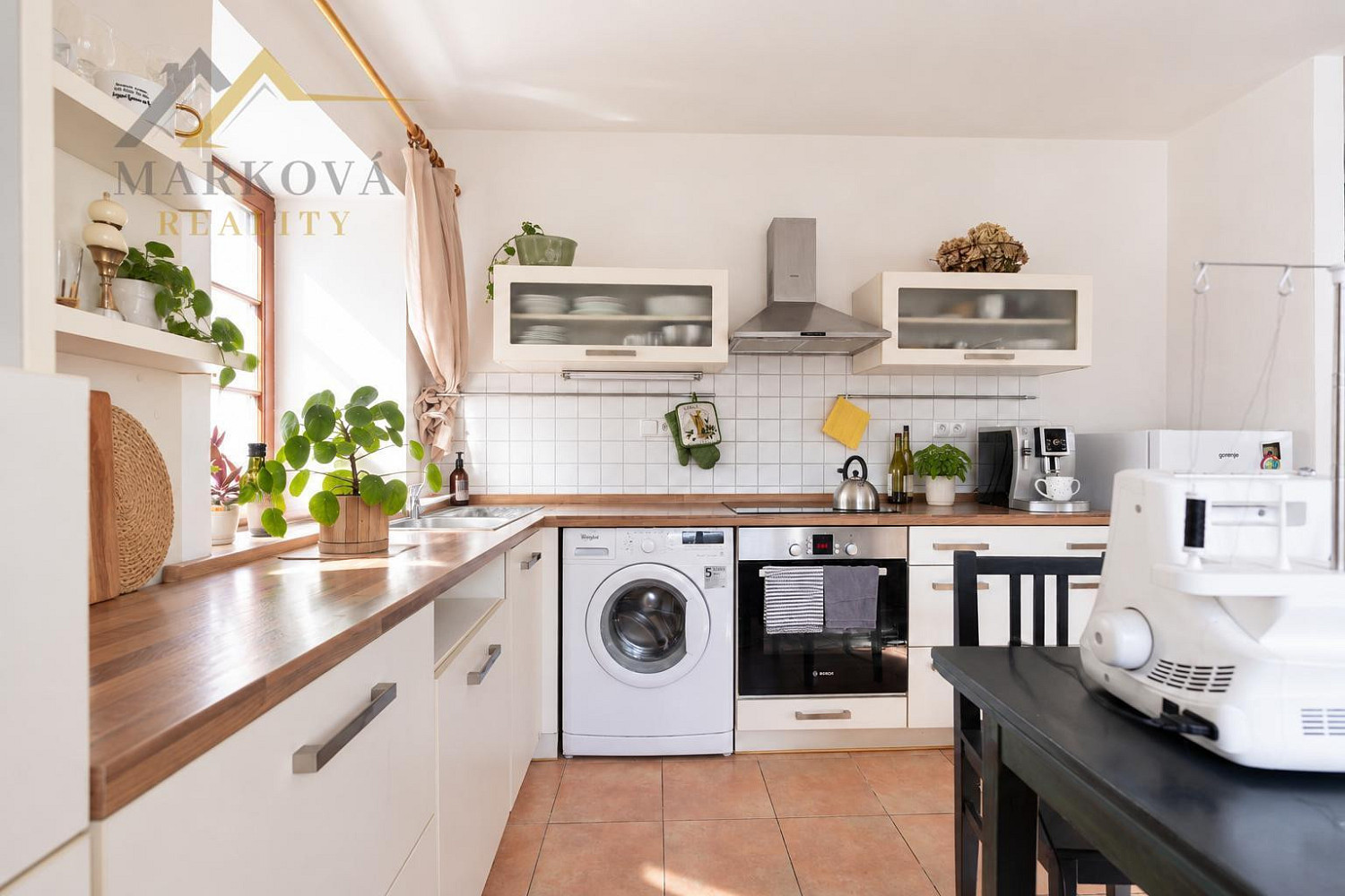 Pronájem bytu 2+1 86 m² – fotografie 4